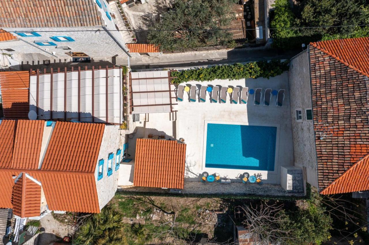 Hotel Agava Split Bagian luar foto