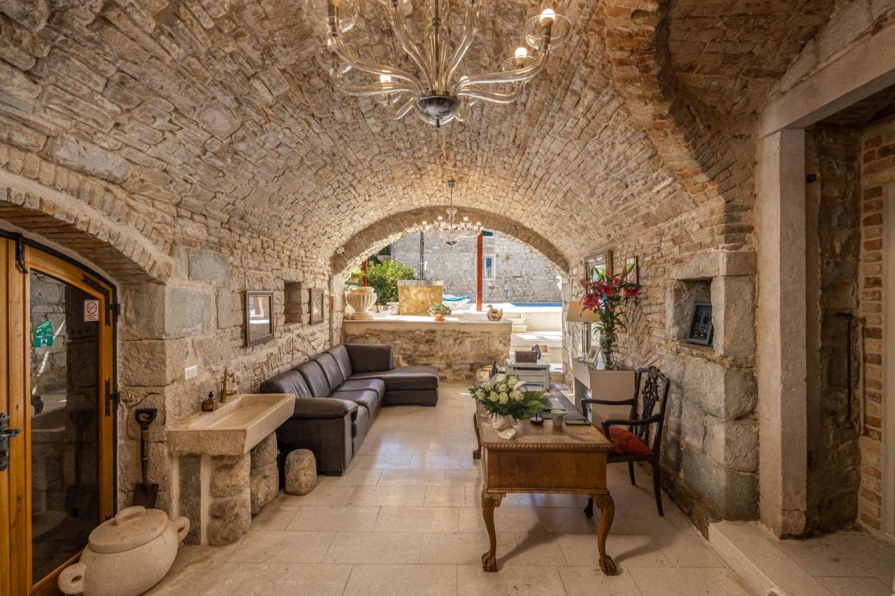 Hotel Agava Split Bagian luar foto