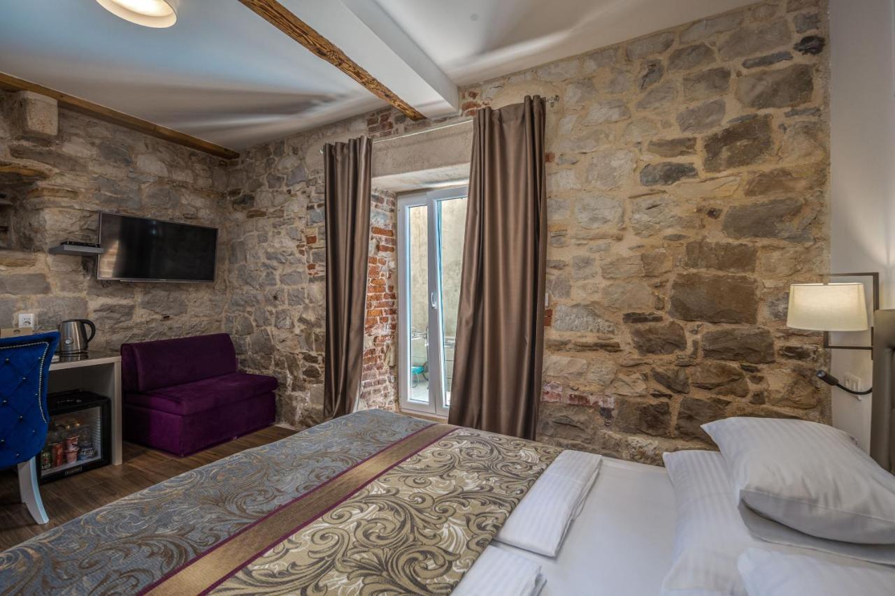 Hotel Agava Split Bagian luar foto