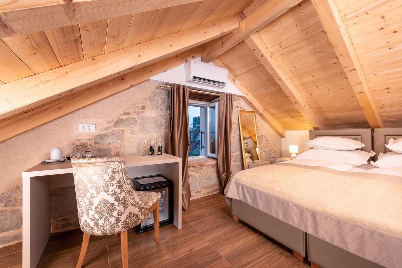 Hotel Agava Split Bagian luar foto