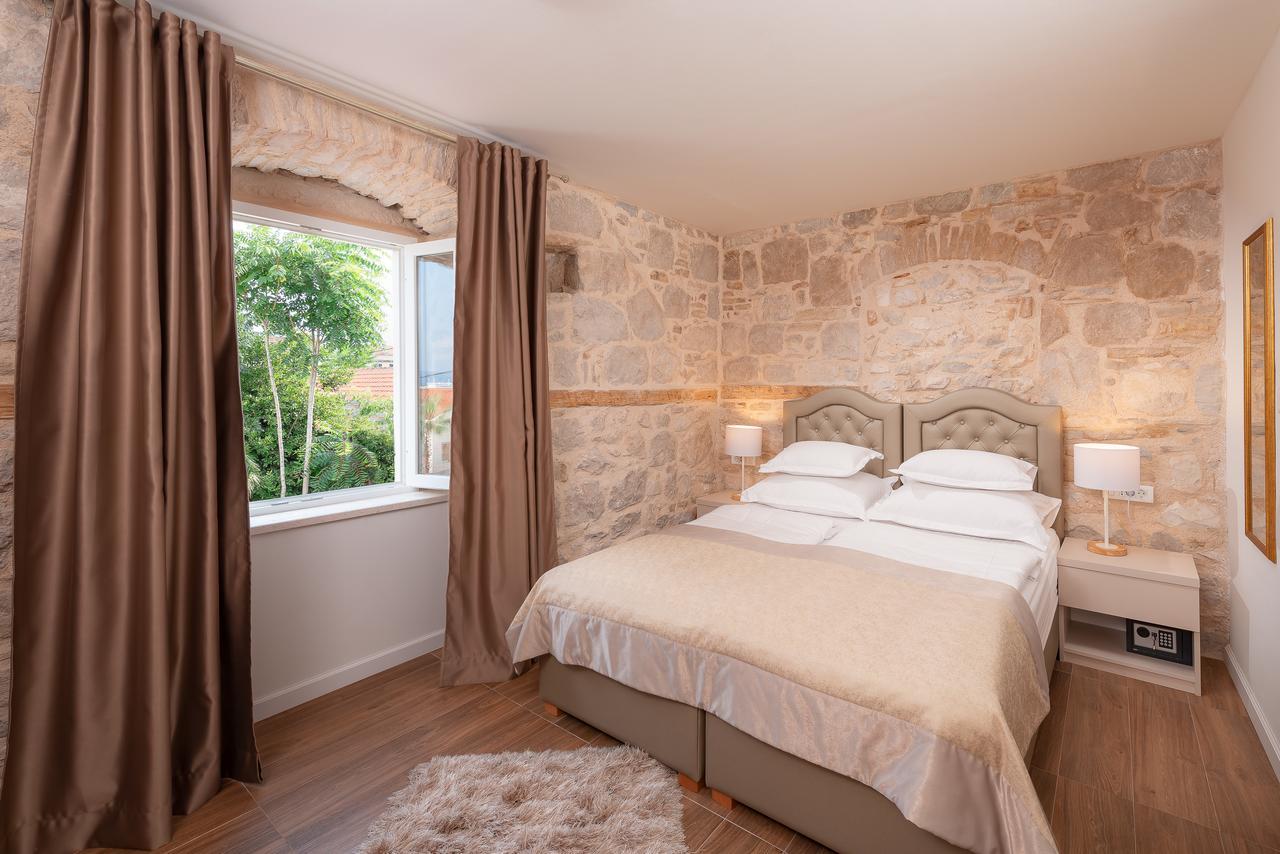 Hotel Agava Split Bagian luar foto