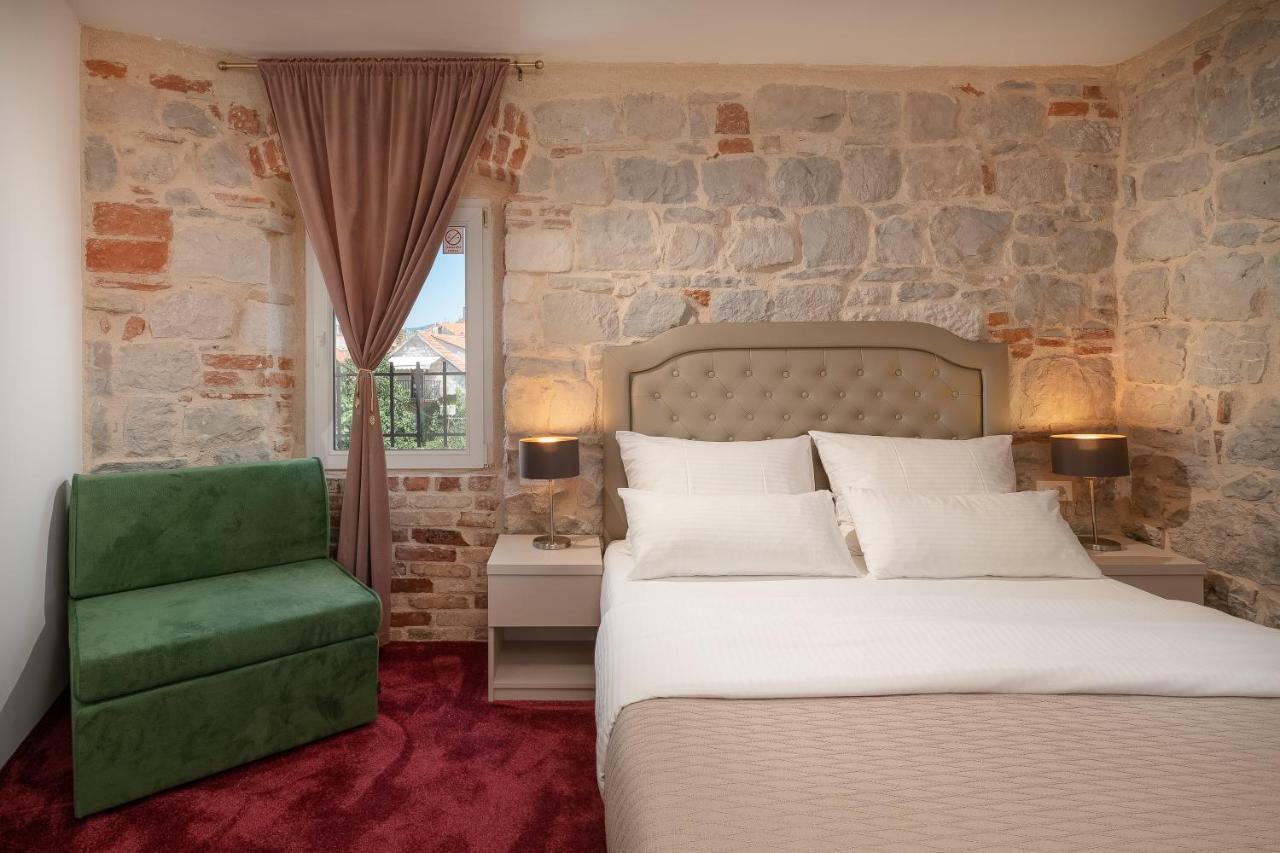 Hotel Agava Split Bagian luar foto